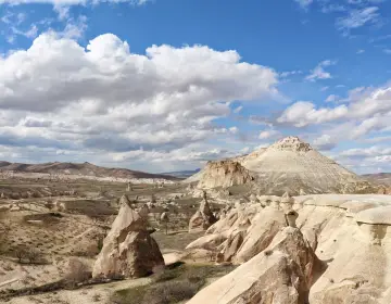 Chimeneas de hadas de Pasabag en el Tour Rojo de Cappadocia