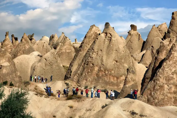 Formaciones rocosas de Devrent Imagination Valley en el Tour Rojo de Cappadocia