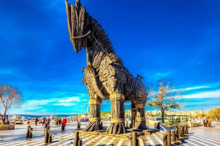 Ancient Troy ruins and legendary history on the Troy tour
